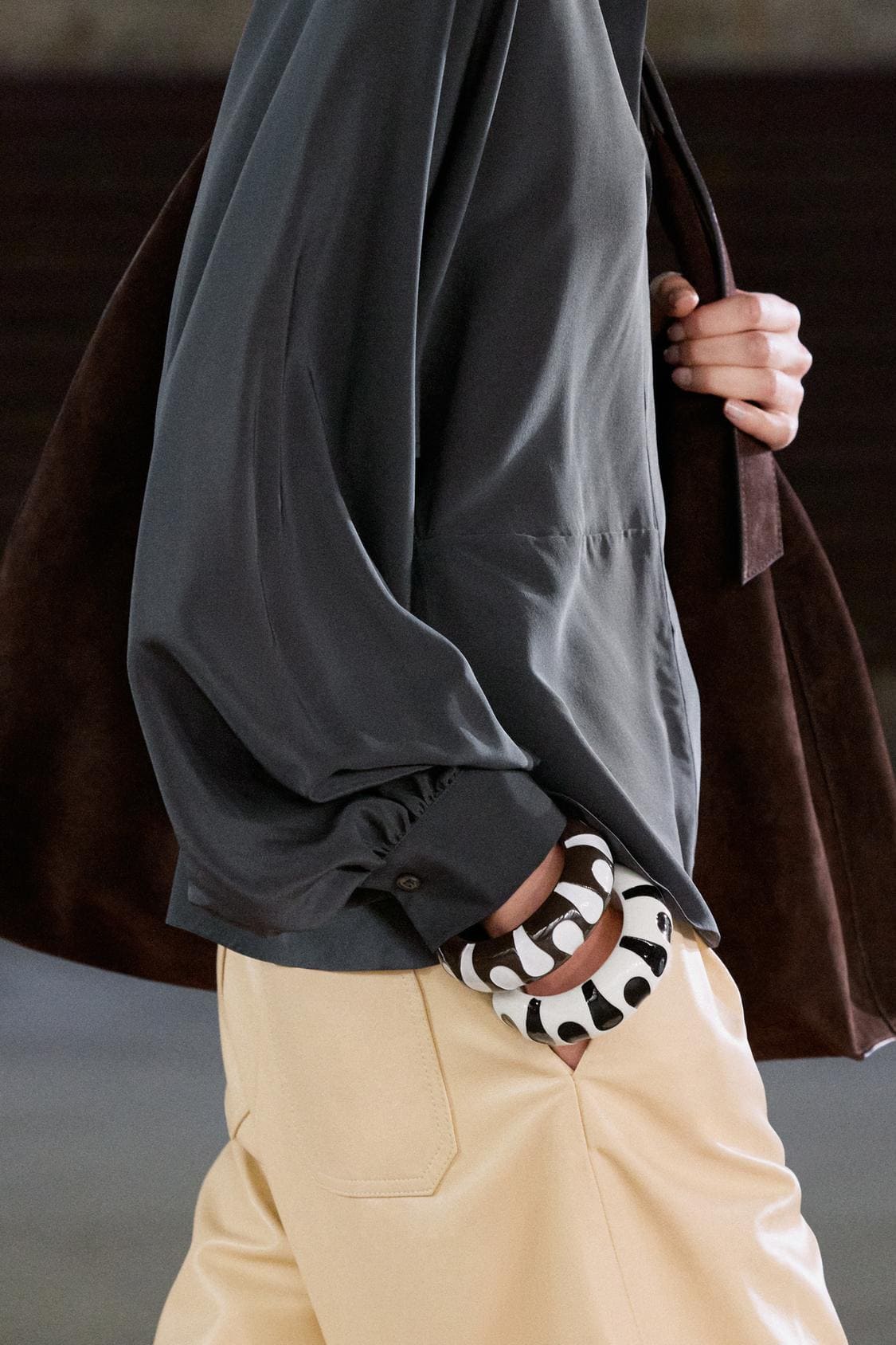 El pack de dos pulseras de resina de Zara