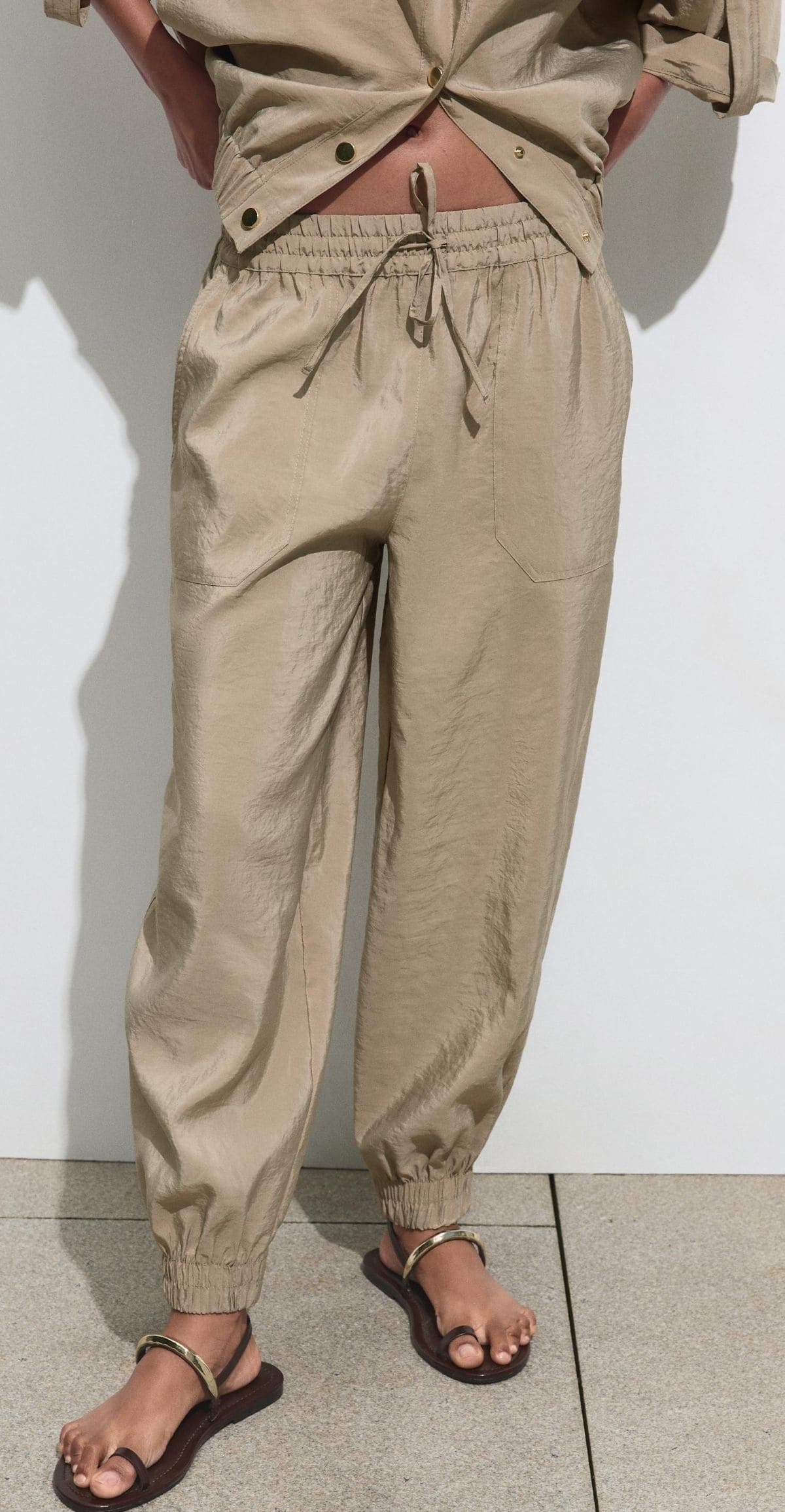 Pantalón de puño bajo de Zara