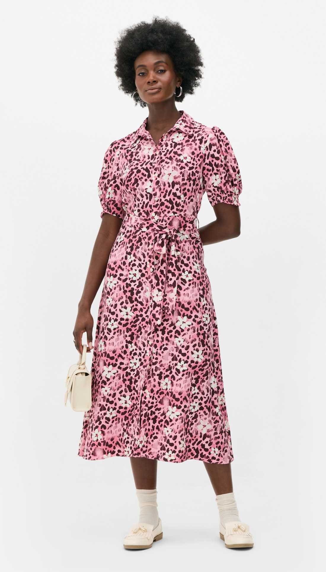 Vestido camisero midi de flores de Primark