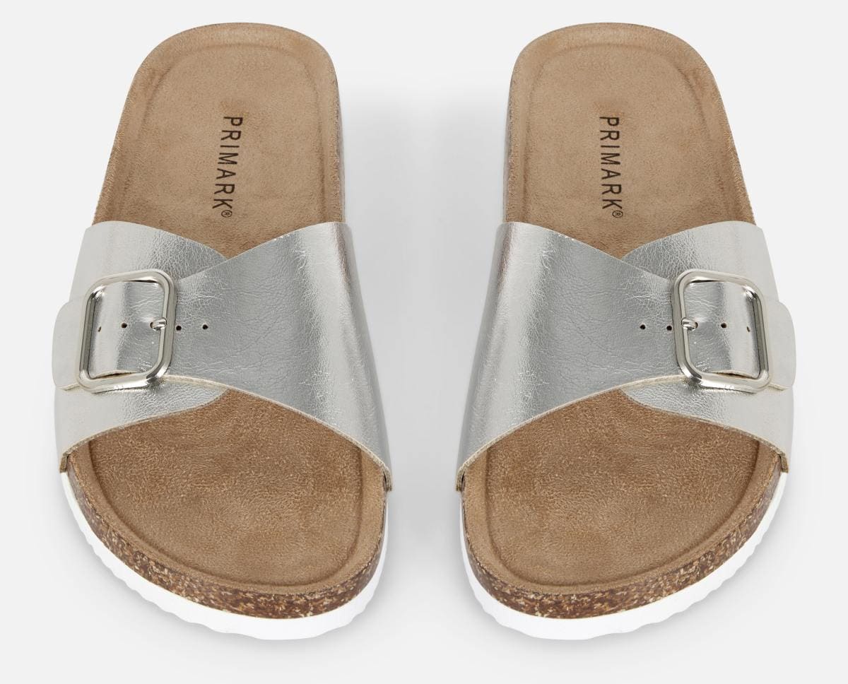 Sandalias planas de una sola tira de Primark