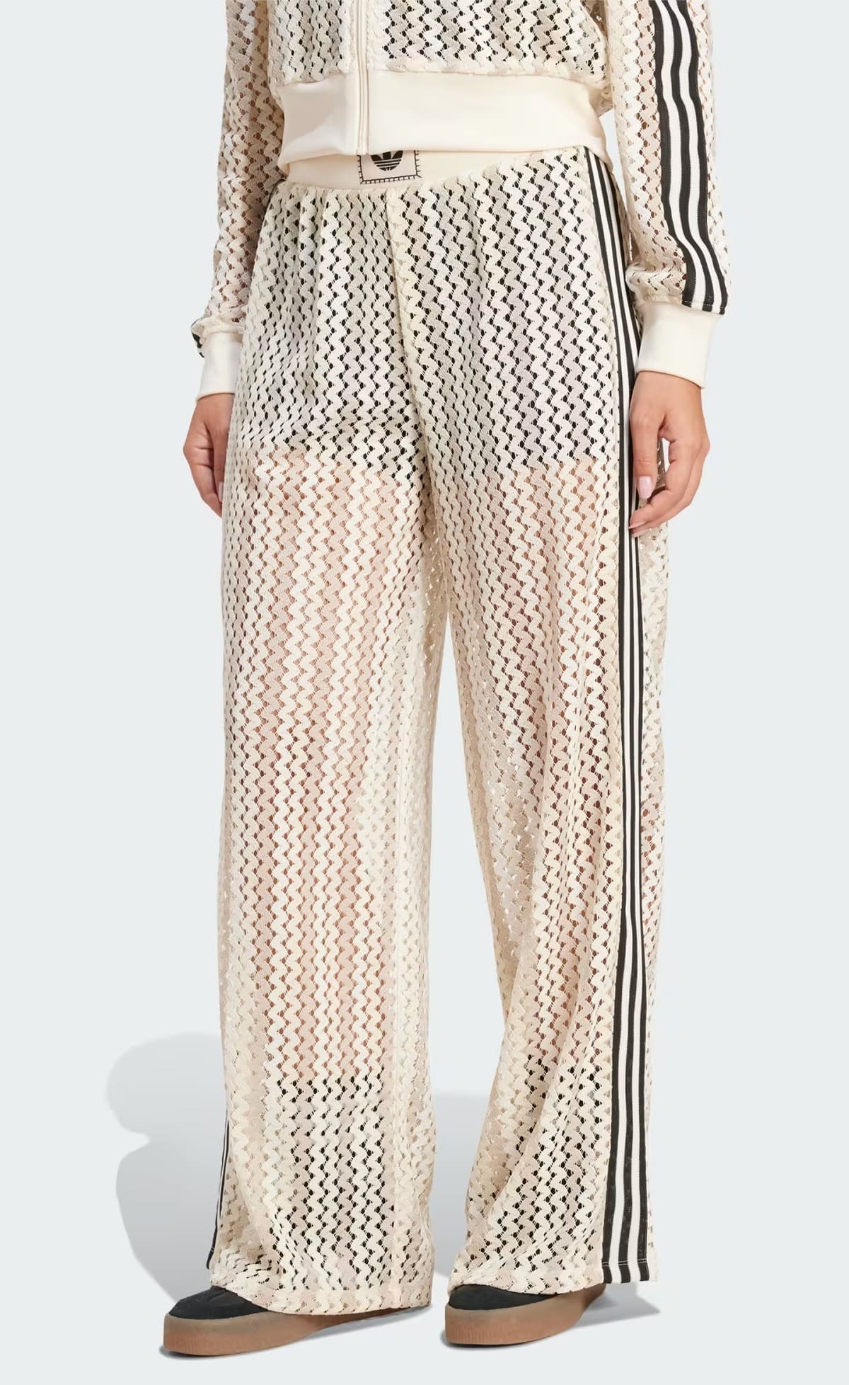 El nuevo pantalón Firebird Adidas Originals Summer Glow