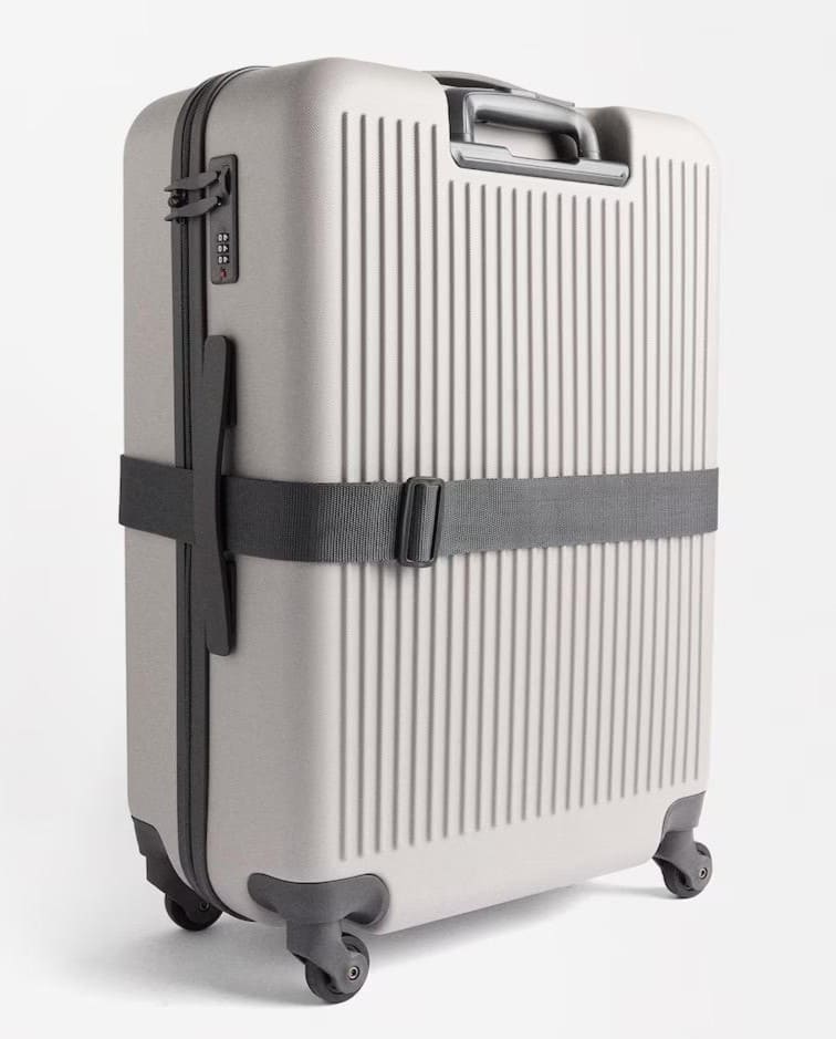 Maleta de cabina rígida con capacidad de 24 L