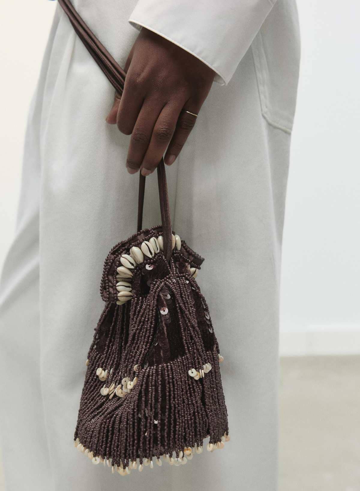 Mini saca brillos conchas de Zara