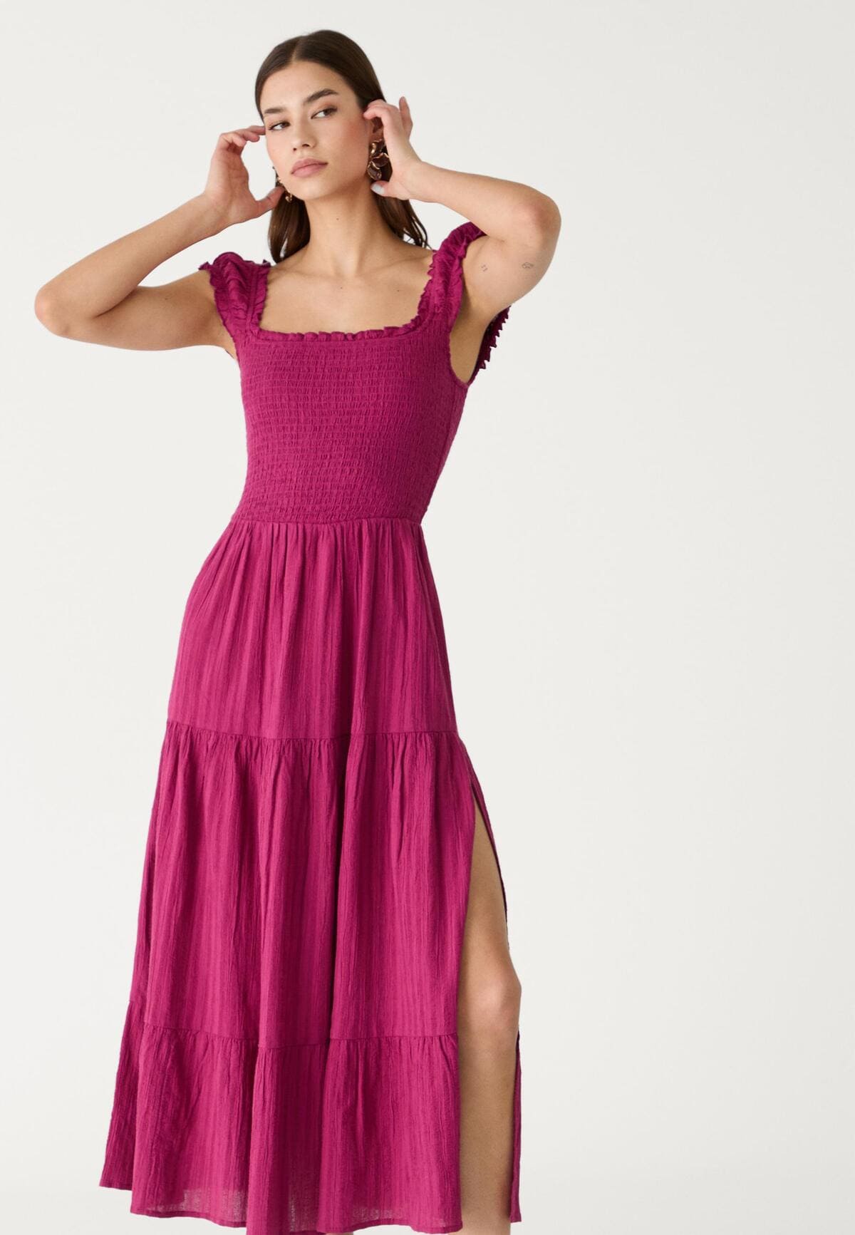 Vestido fluido corte midi