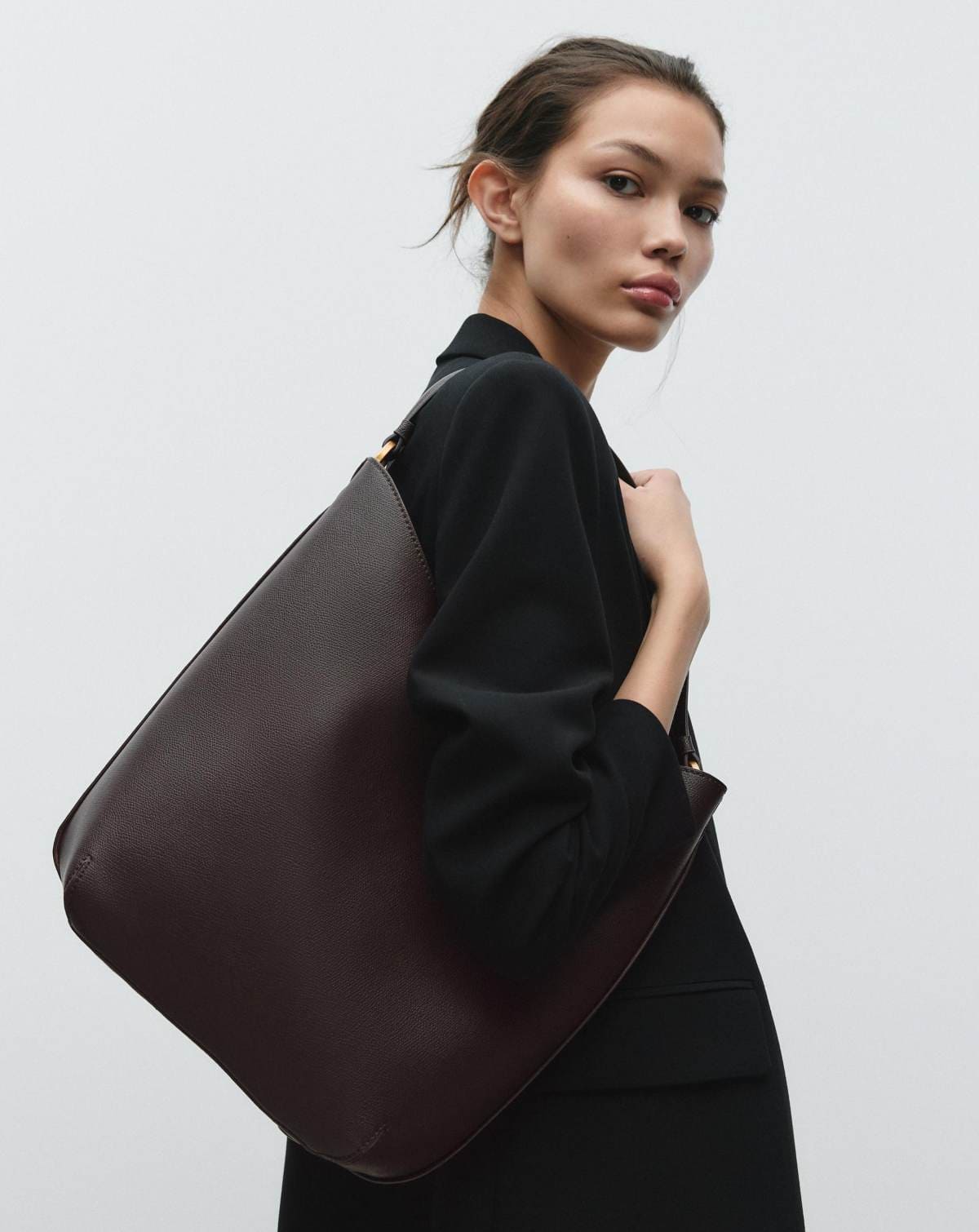 Saca de hombro detalles de Zara