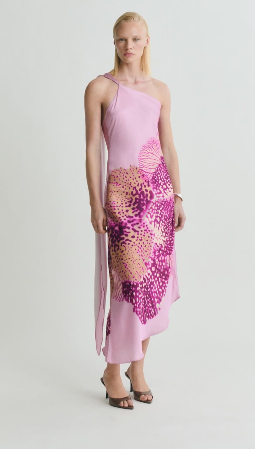 Vestido satinado fular estampado maxi flores de Mango