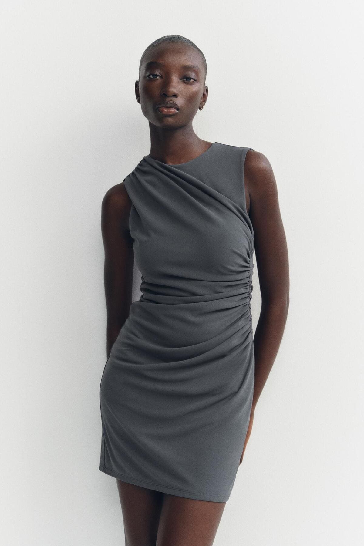 Vestido corto drapeado