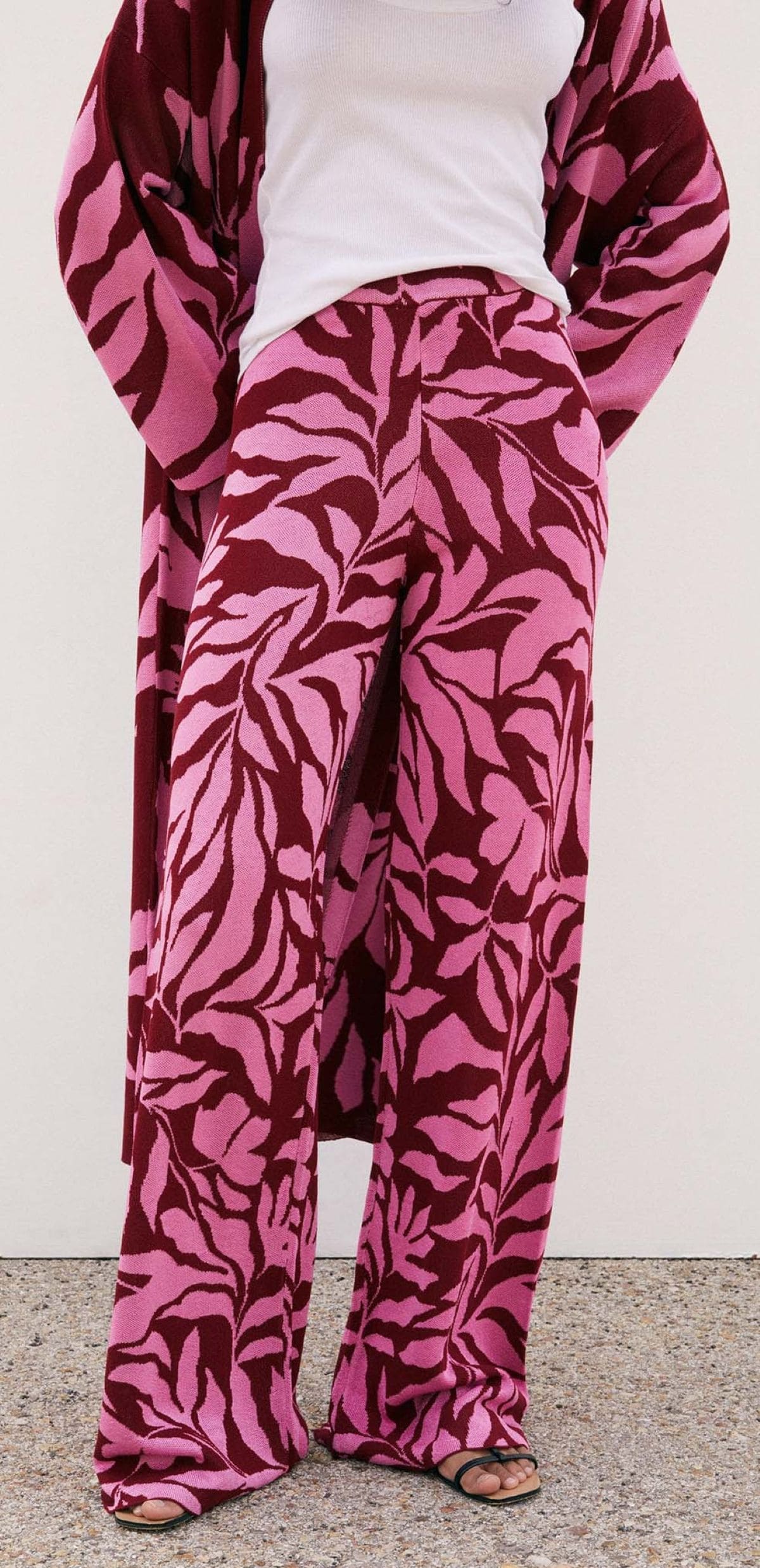Pantalón largo en jacquard con estampado de flores de Sfera