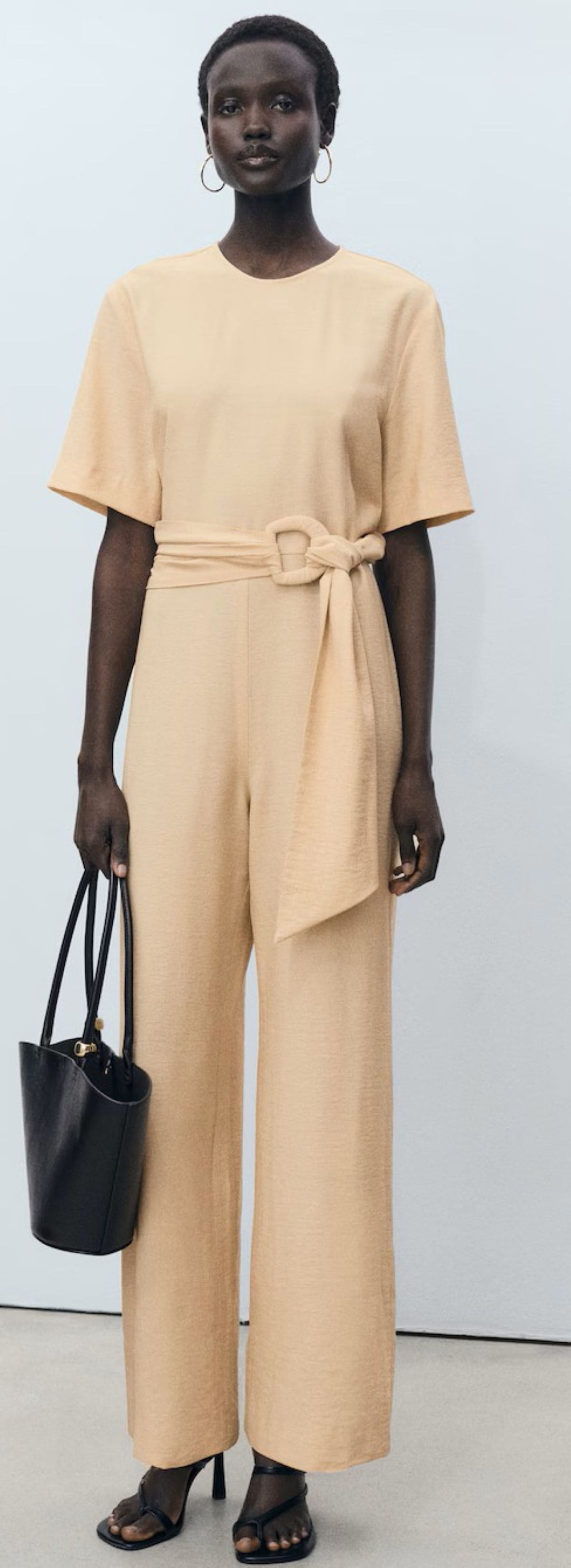 Mono recto manga corta cinturón de Mango