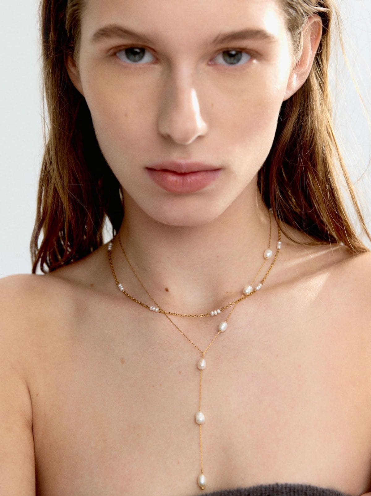 Collar de perlas de agua dulce y acero inoxidable de Parfois