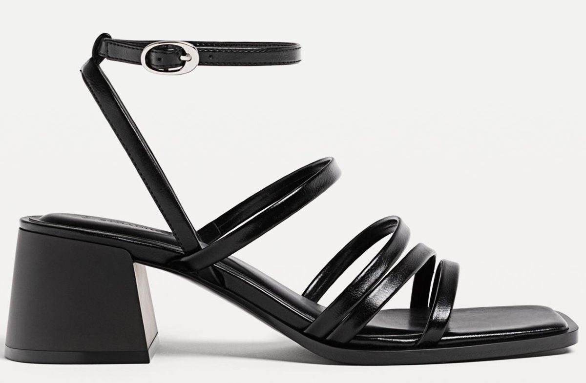 Sandalias de tiras con tacón ancho de Stradivarius