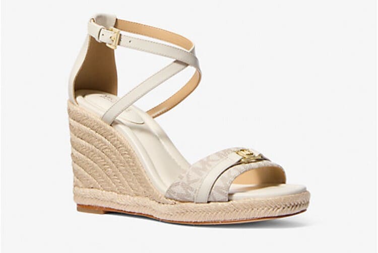 MICHAEL Michael Kors Sandalia Mandy de piel con logotipos y cuña