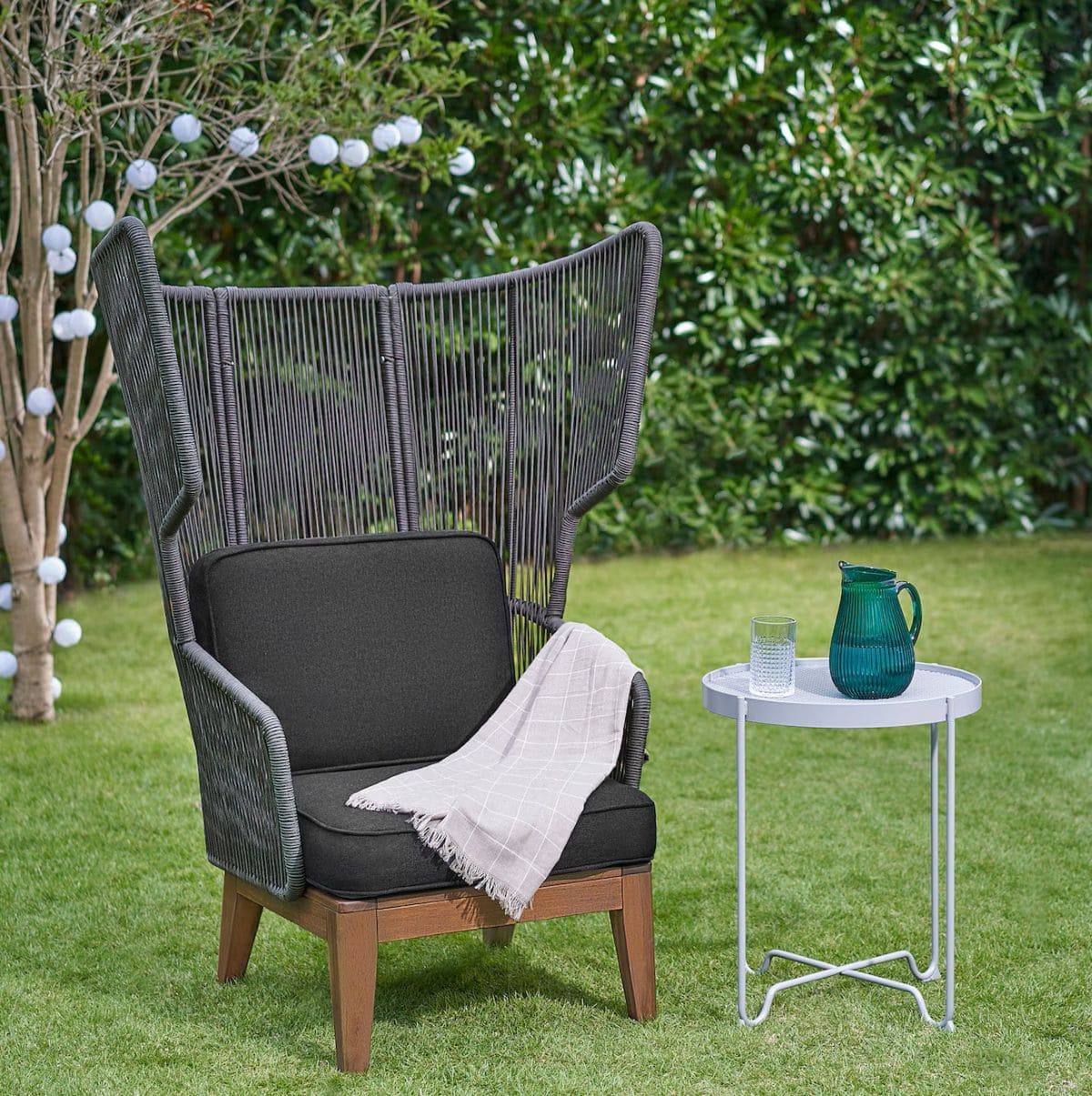 Sofá orejero para exterior de la serie VINGSÖN de Ikea