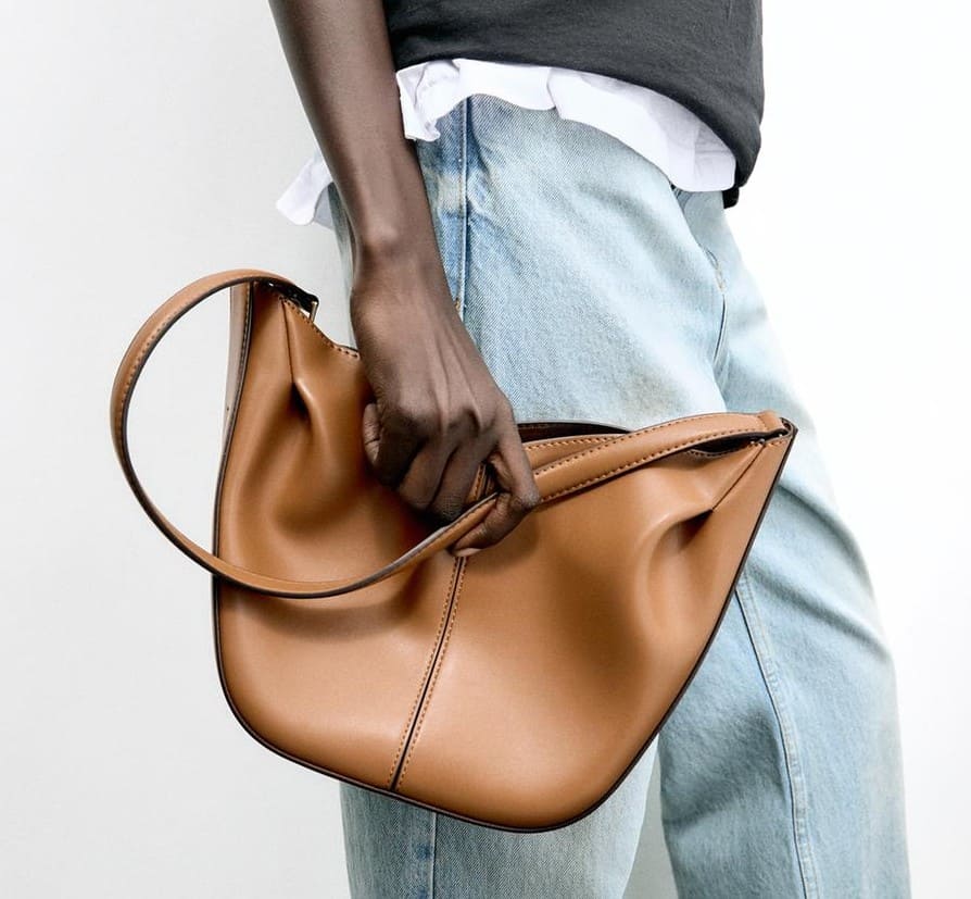 Shopper fruncidos de Zara