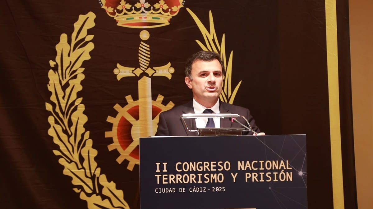 El alcalde de Cádiz, Bruno García, ha intervenido en el acto | Cristo García