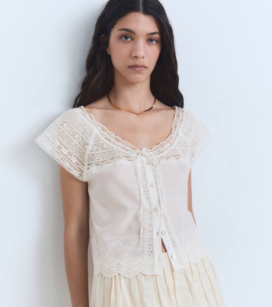 Blusa algodón detalles encaje de Mango