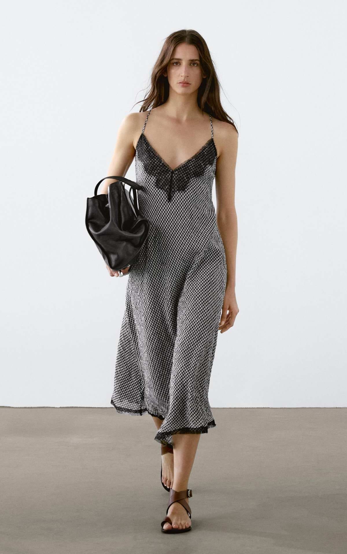 Vestido midi encaje cuadro vichy de Massimo Dutti