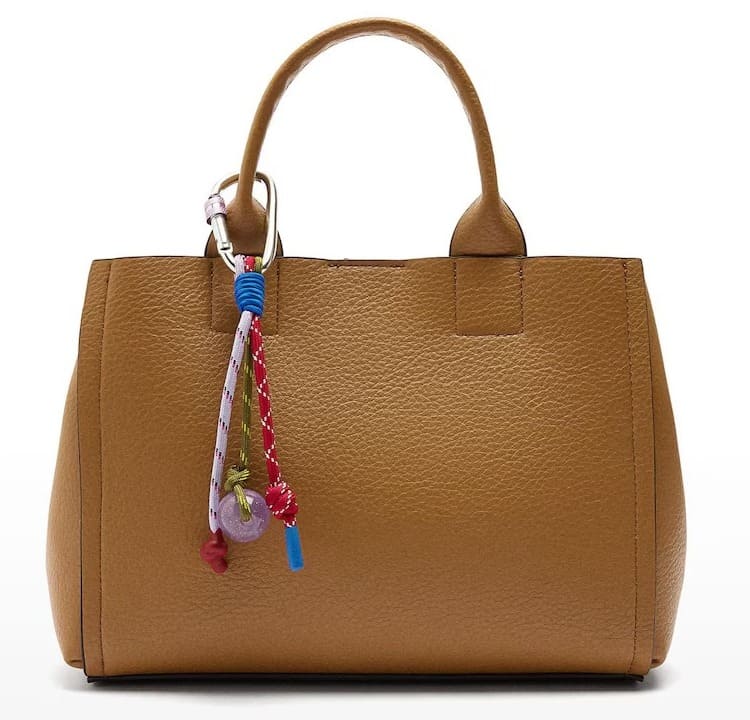 El bolso de mano estilo tote convertible a bandolera con llavero colgante de Parfois en El Corte Inglés