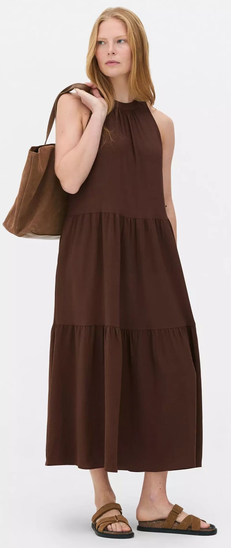 Vestido a capas de corte trapecio