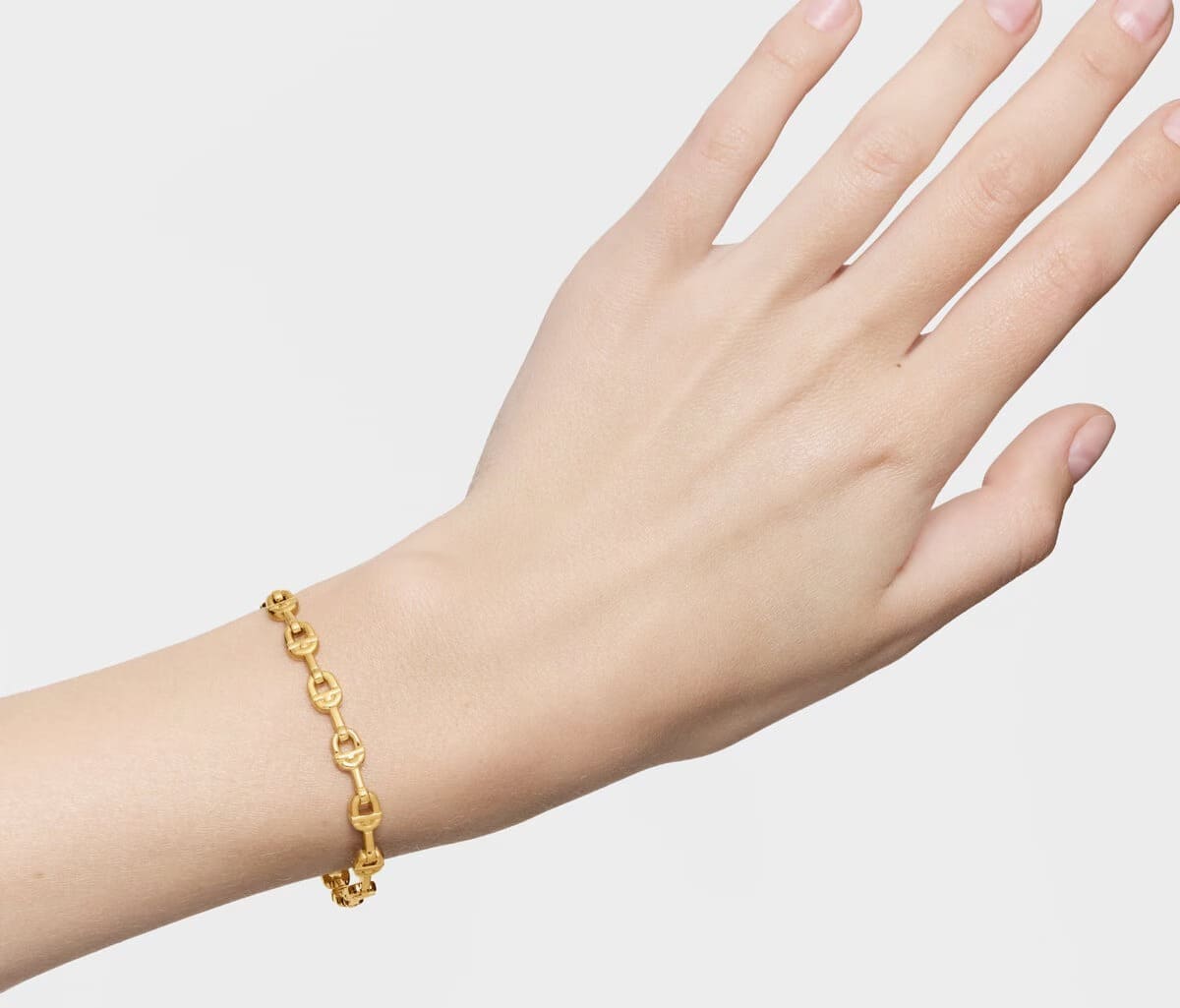 La pulsera cadena logo con baño de oro 18 kt sobre plata Tous Manifesto