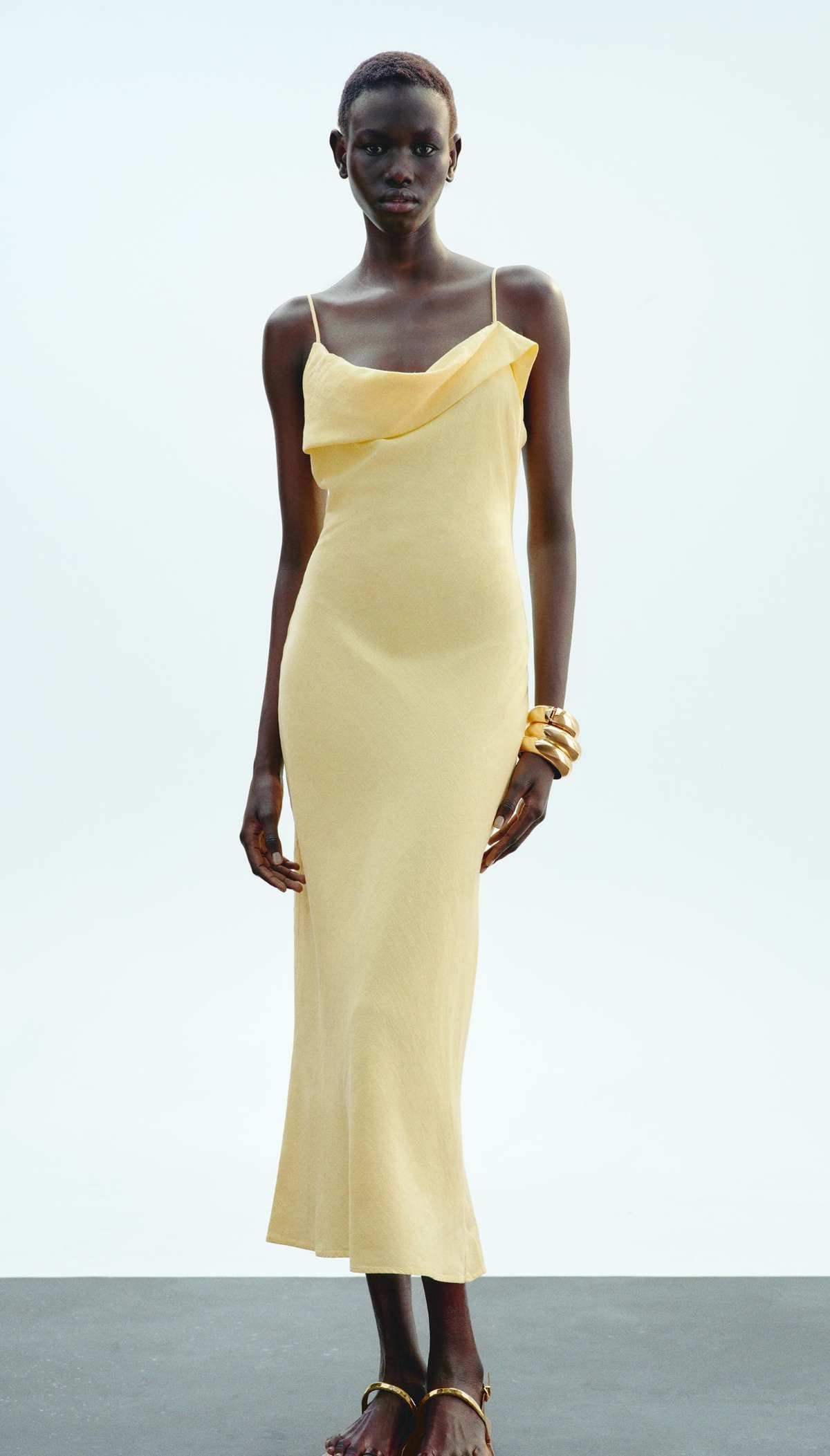 Vestido lencero midi con ramio de Zara