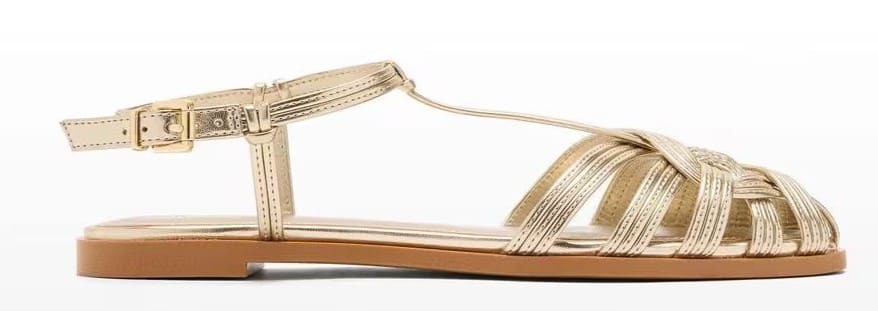 Sandalias planas estilo cangrejeras con cierre de hebilla