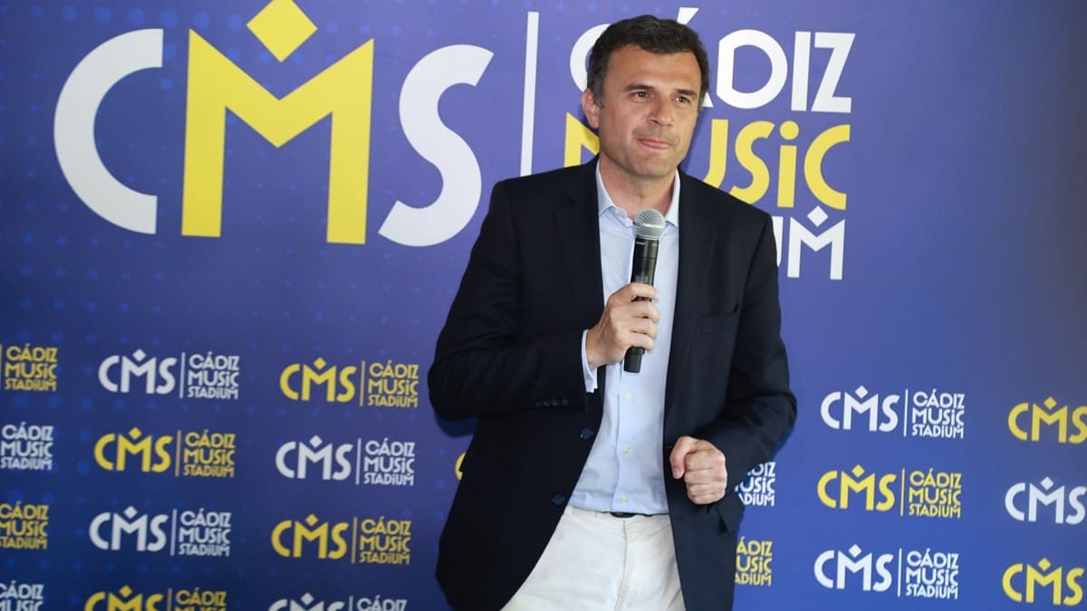 Bruno García, alcalde de Cádiz, durante su atención a los medios | Cristo García