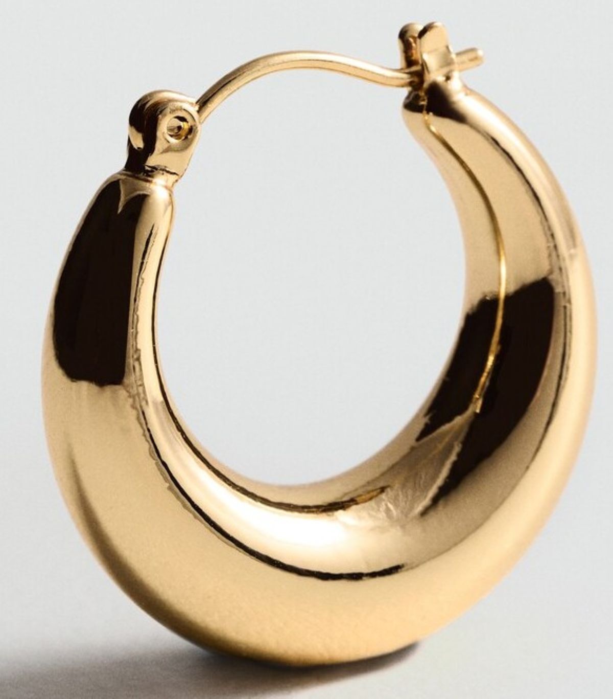 Pendiente de aro con volumen de Mango