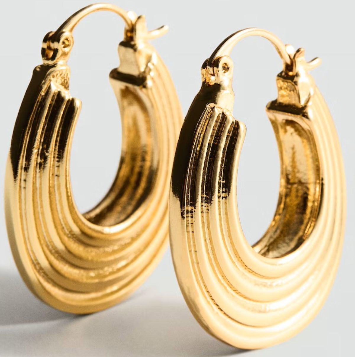 Pendientes de aro con relieve de Mango