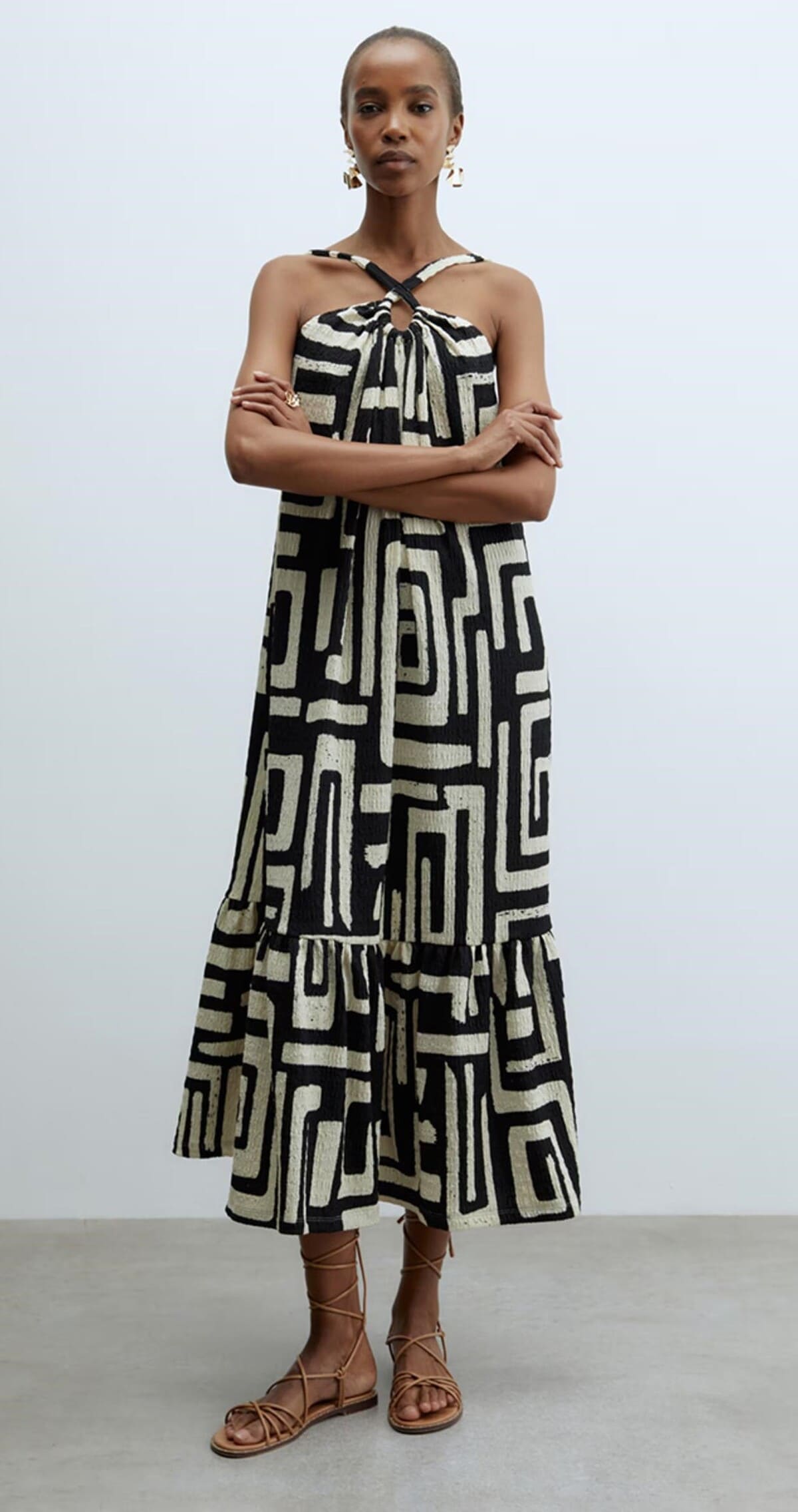 Vestido con estructura de cuello halter