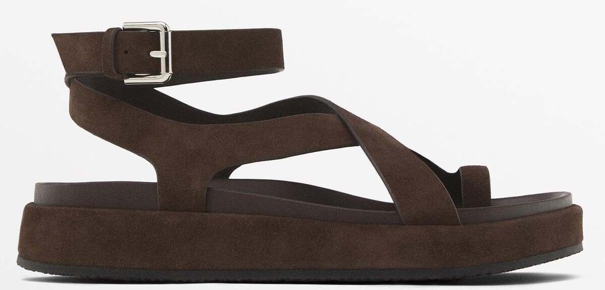 Sandalia de tiras cruzadas