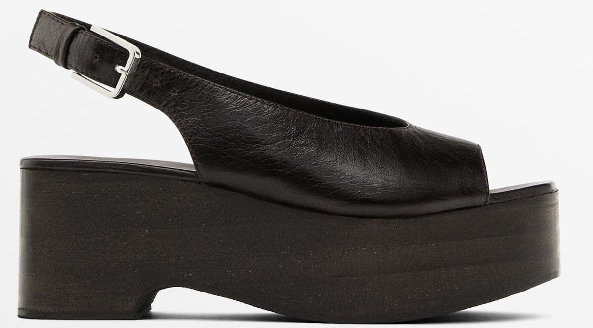 Sandalias destalonadas con cuña de madera