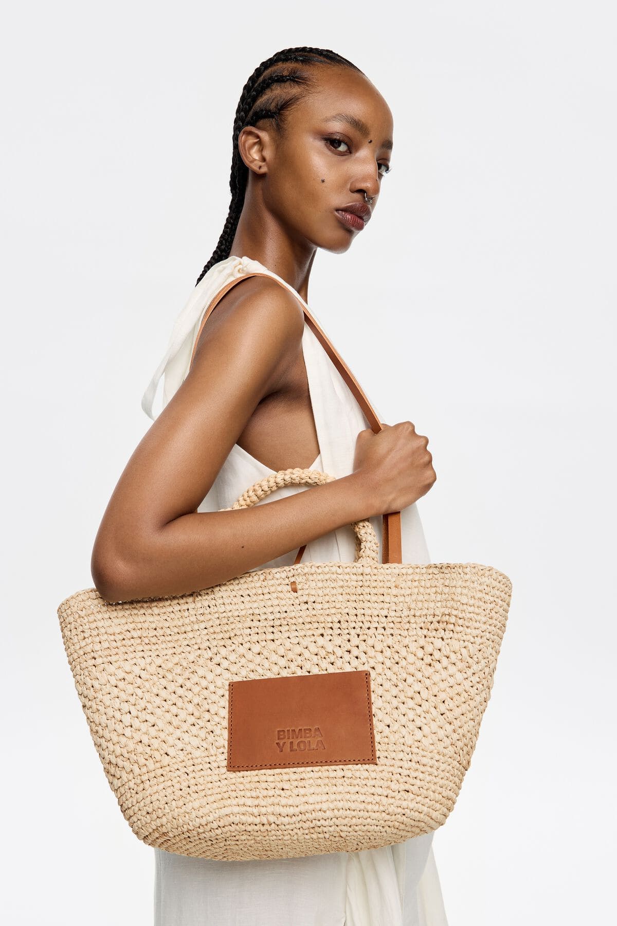 El nuevo bolso capazo grande natural de Bimba y Lola