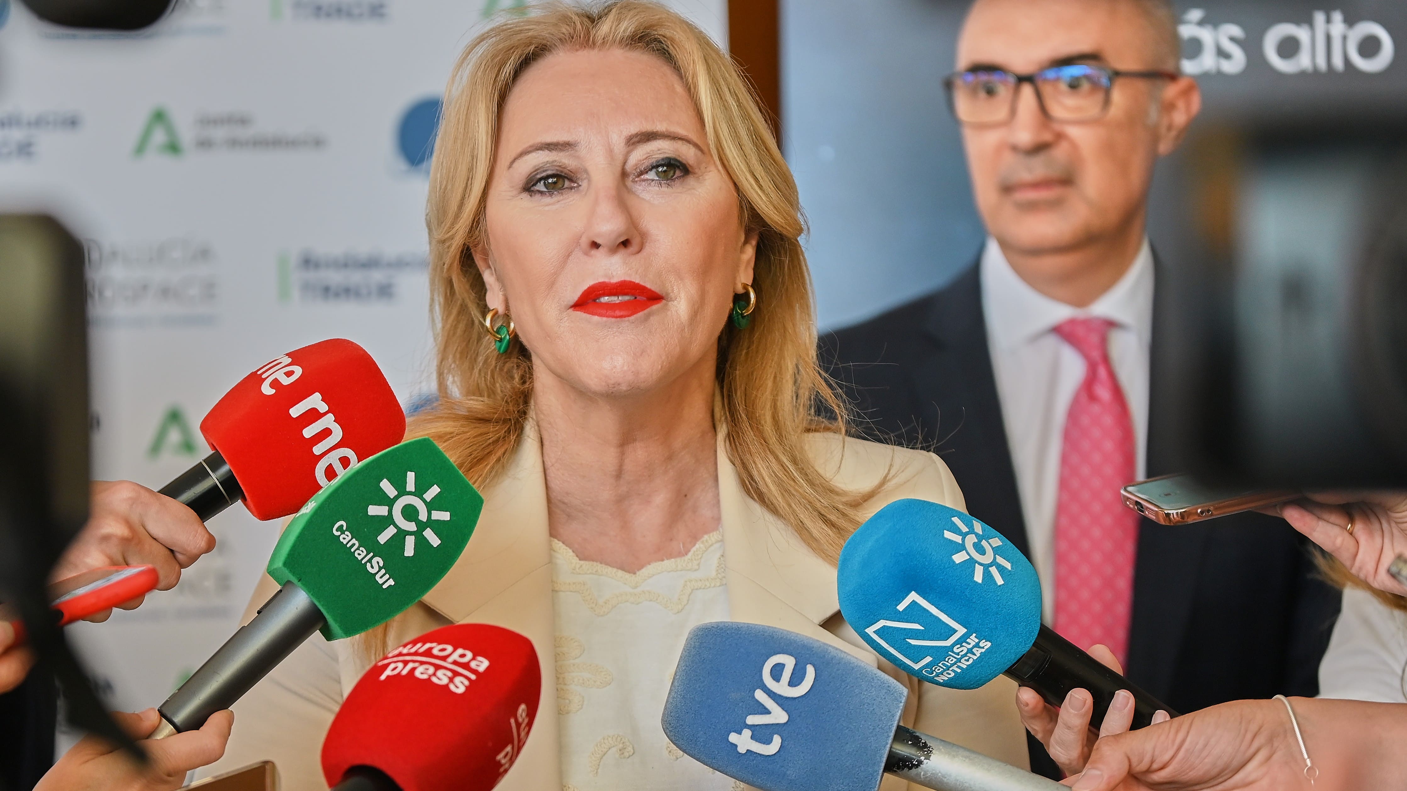 España, durante su atención previa a los medios | Salvador López Medina