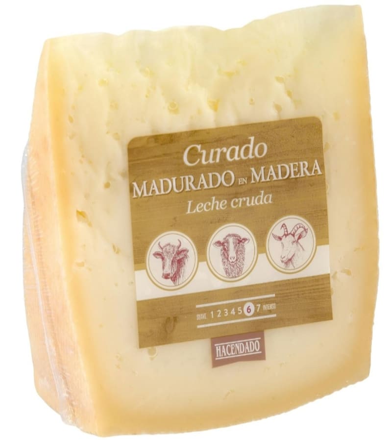 Queso curado mezcla madurado en madera Hacendado