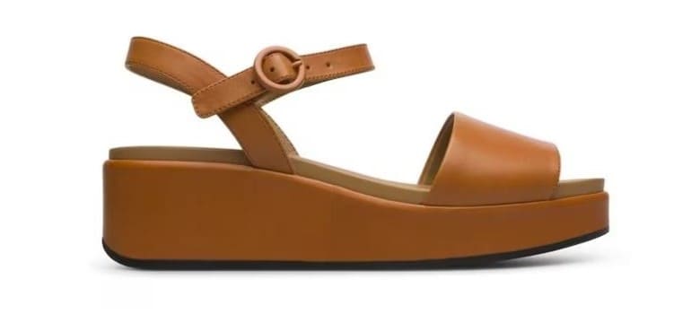 Sandalias de plataforma elaboradas en piel