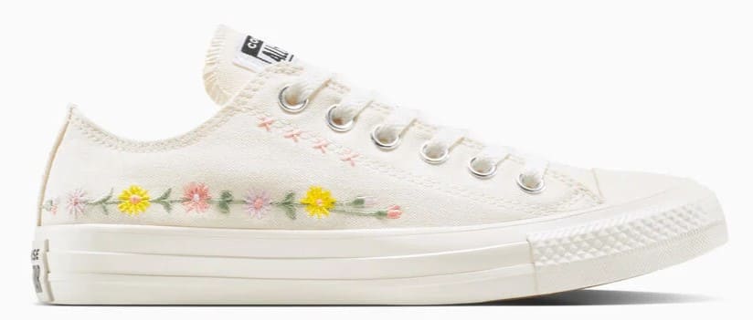 Chuck Taylor All Star Embroidered Flowers