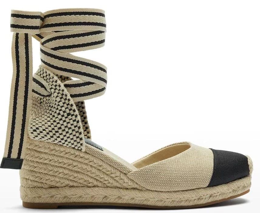 Alpargatas de cuña con tiras al tobillo en liso