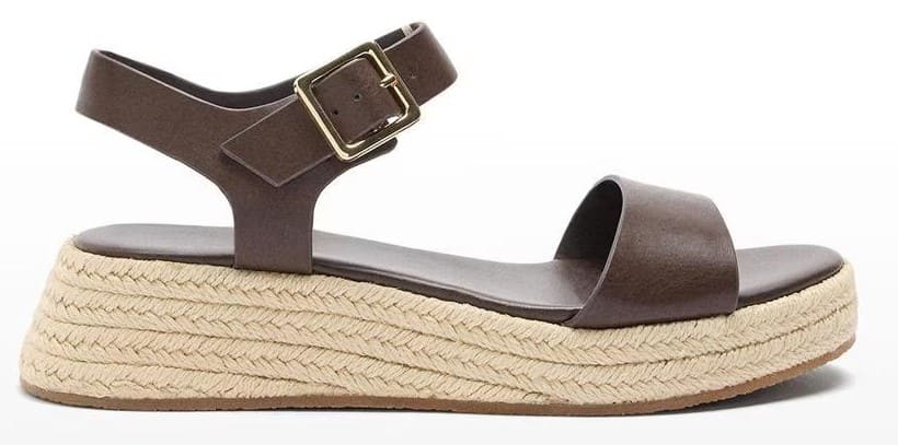 Sandalias de plataforma con tira delantera y cierre de hebilla en liso (1)