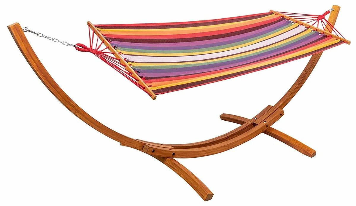 La hamaca con estructura de madera a rayas de Lidl