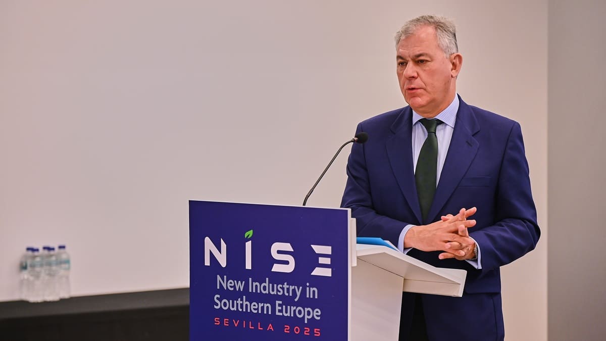 El alcalde de Sevilla, José Luis Sanz, durante su intervención | Salvador López Medina