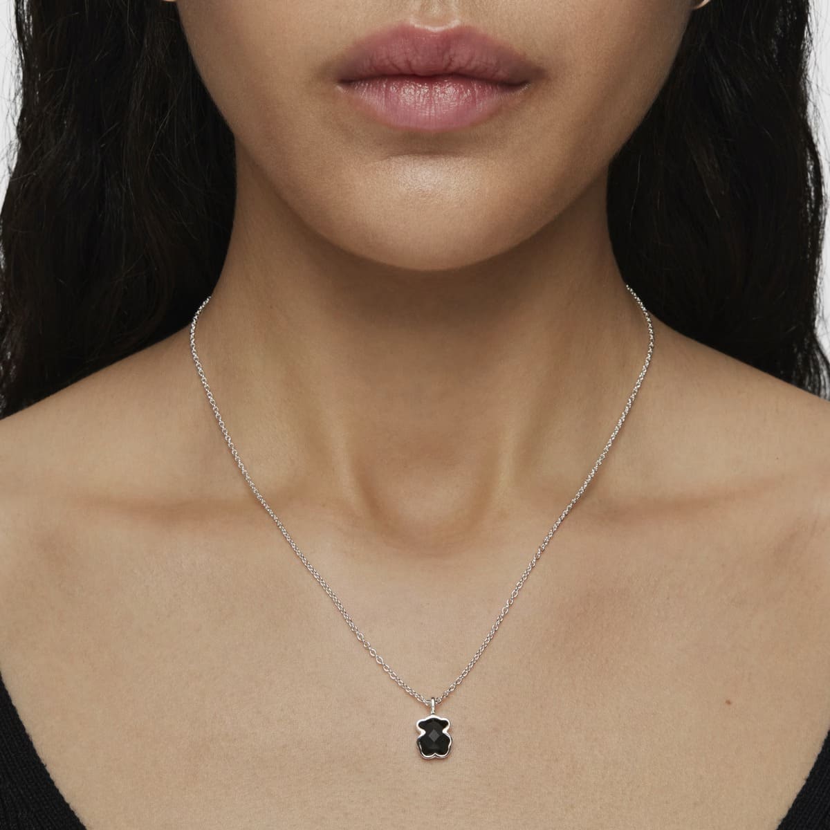 El collar de plata de primera ley con motivo de oso de Tous en Amazon