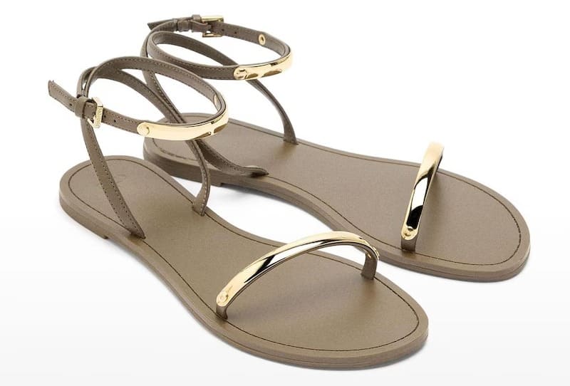 Las sandalias planas para mujer con detalle metalizado en liso de Parfois en El Corte Inglés