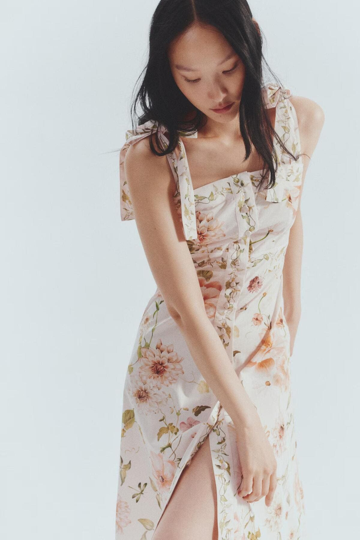 Vestido de algodón con tirantes de lazo