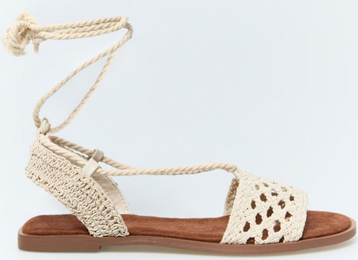Sandalia crochet atada