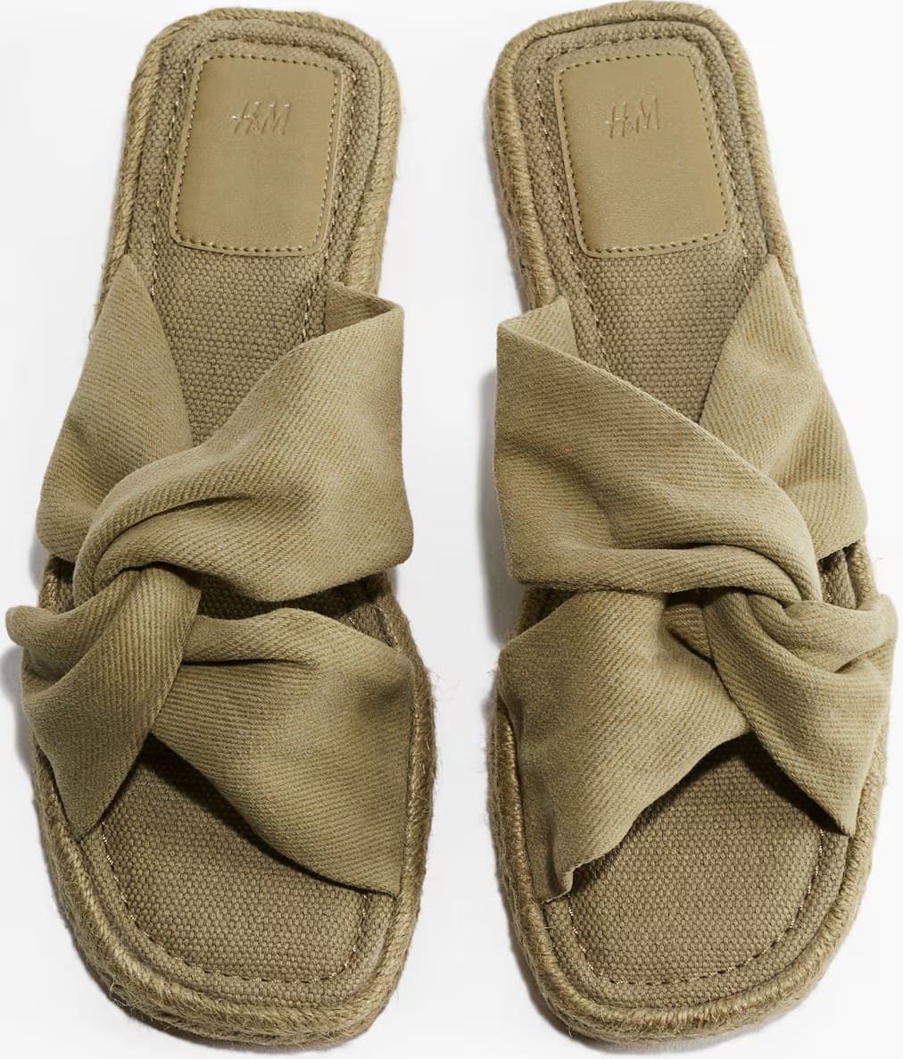 Sandalias alpargata con detalle entrelazado