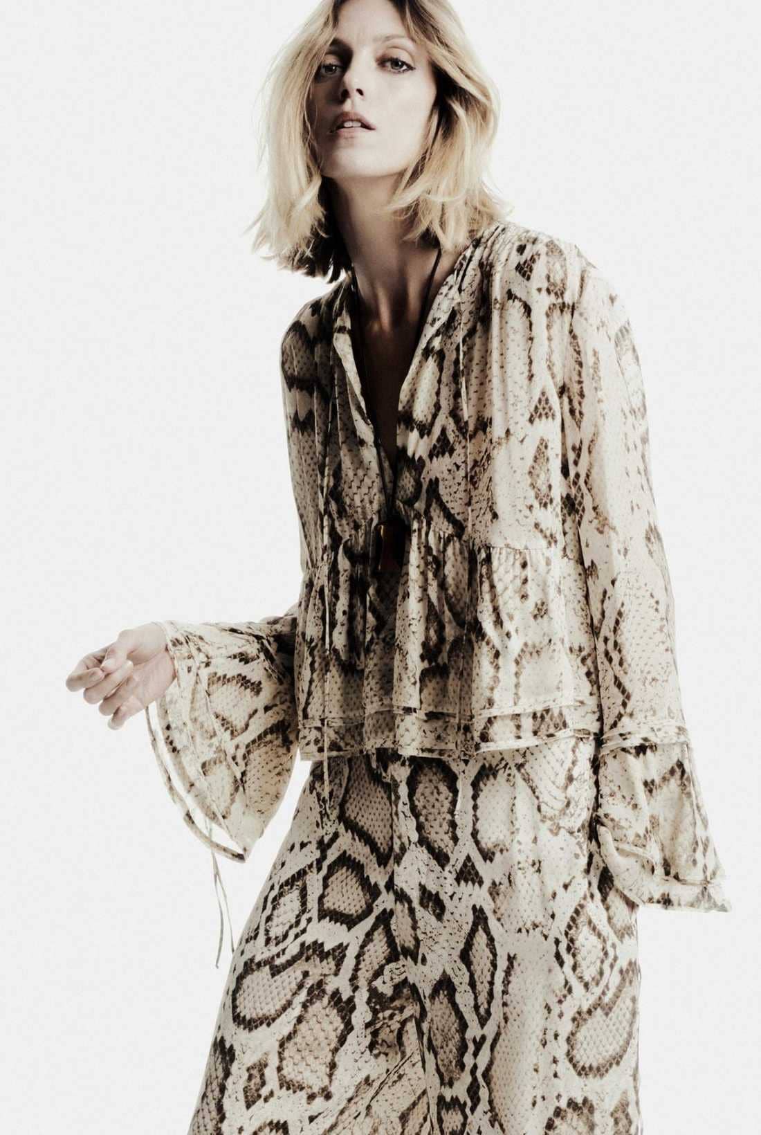 Blusa estampado animal zw collection de Zara