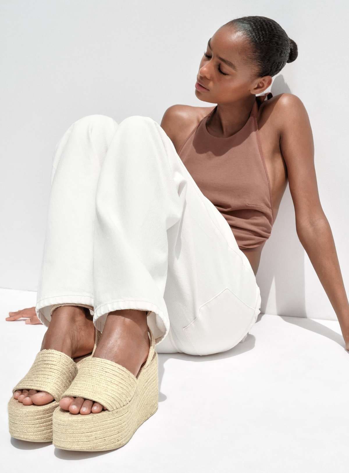 Cuña plataforma yute de Zara