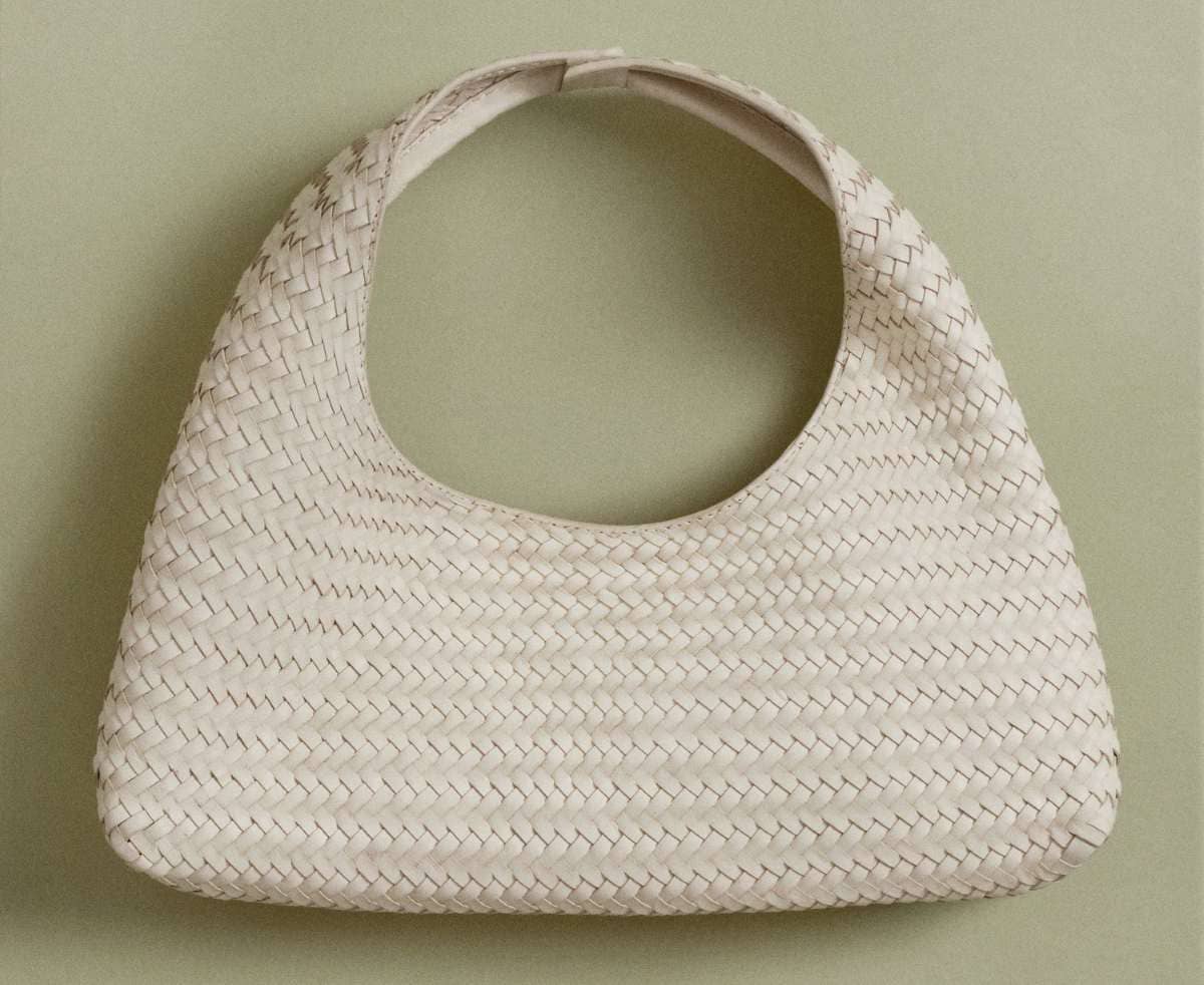 Bolso mano piel trenzado de Mango
