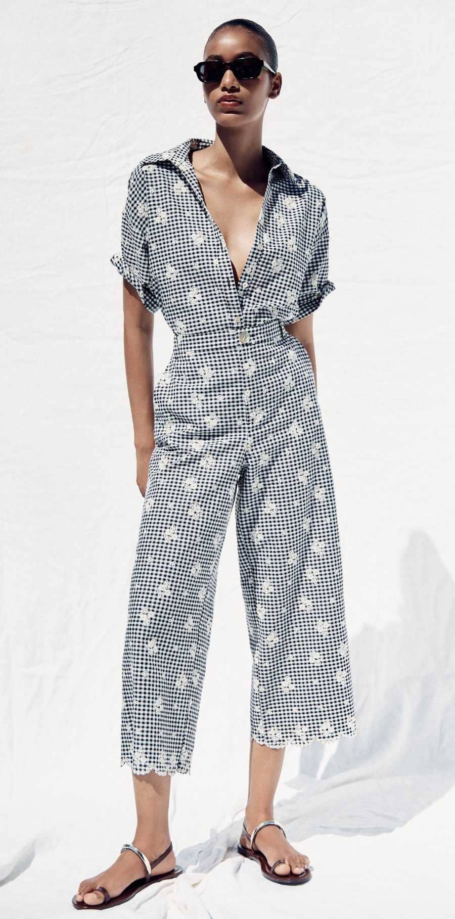 Pantalón culotte cuadro vichy bordados de Zara